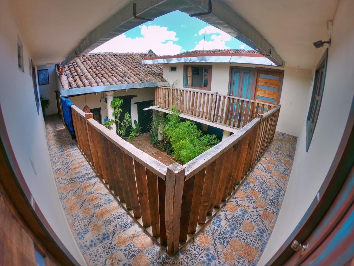Hostel Deja Vu San Cristobal de las Casas Luaran gambar