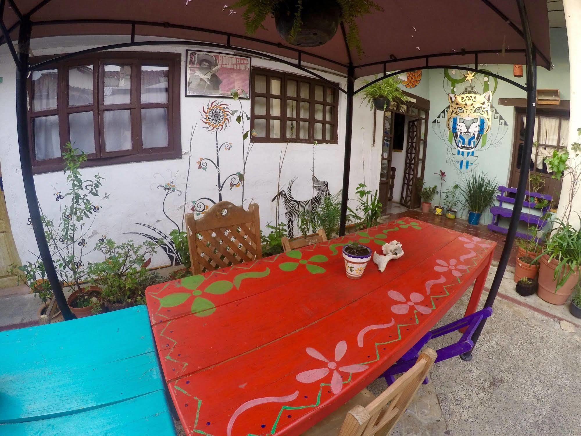 Hostel Deja Vu San Cristobal de las Casas Luaran gambar